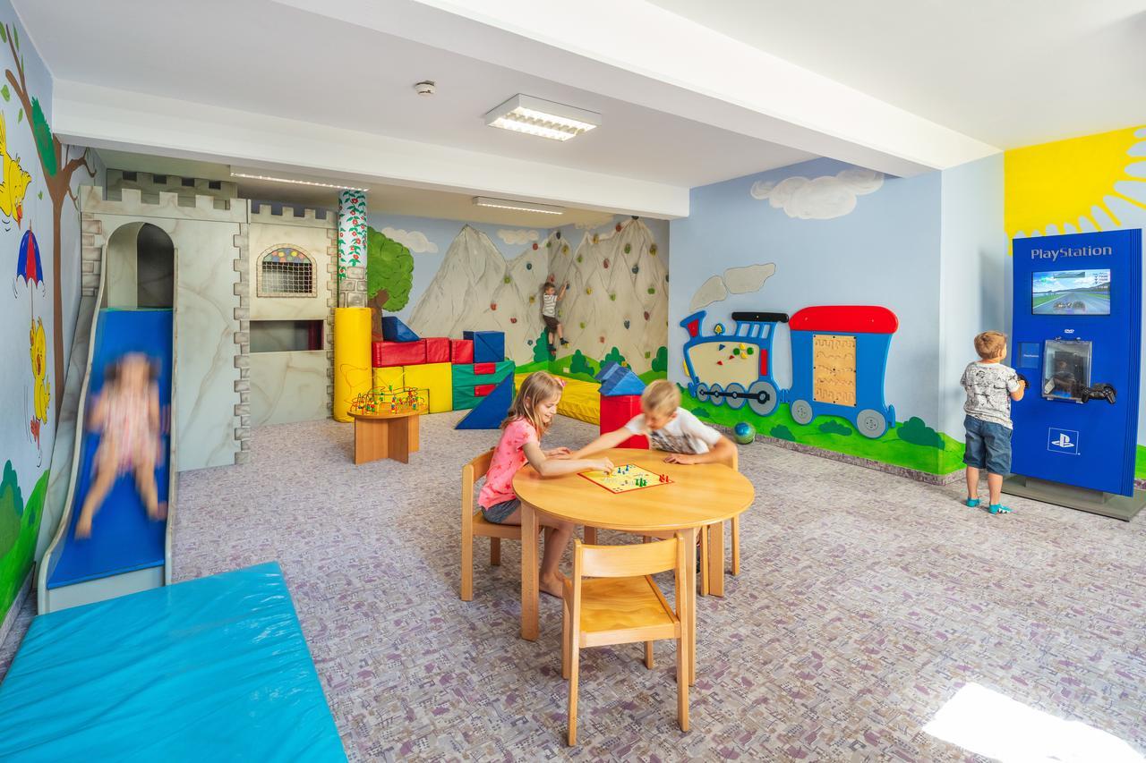Apparthotel Talhof, Restaurant, Pool Und Spa オーバーアウ エクステリア 写真